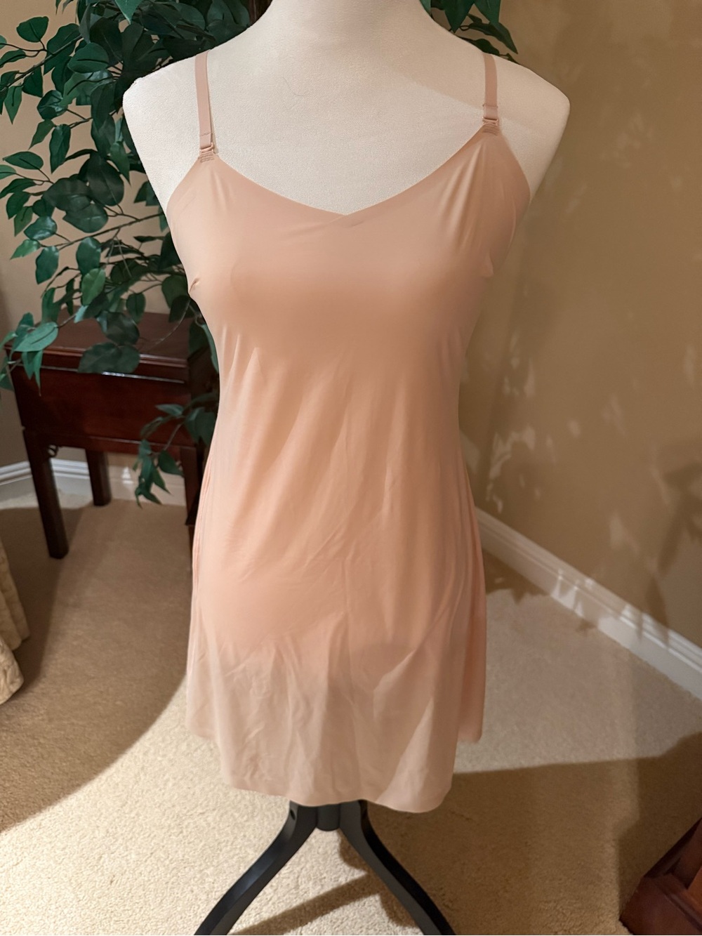 SPANX Women's Nude Slip light shaper 
Worn once! M
